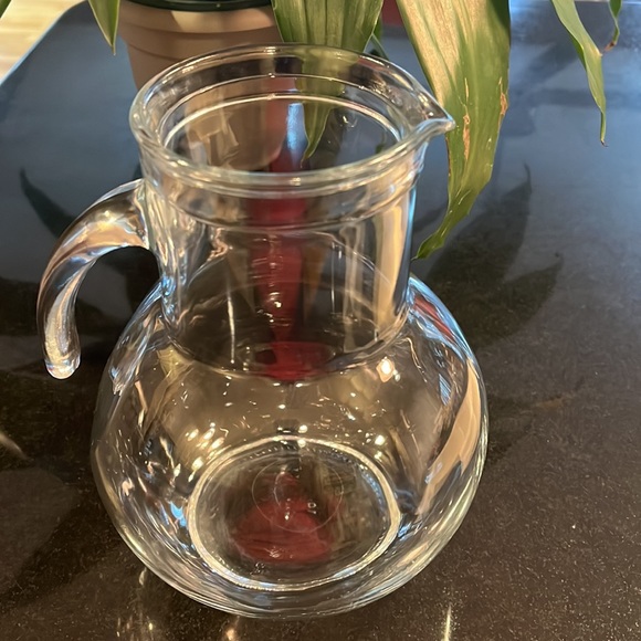Glass Round Pitcher - Picture 5 of 8